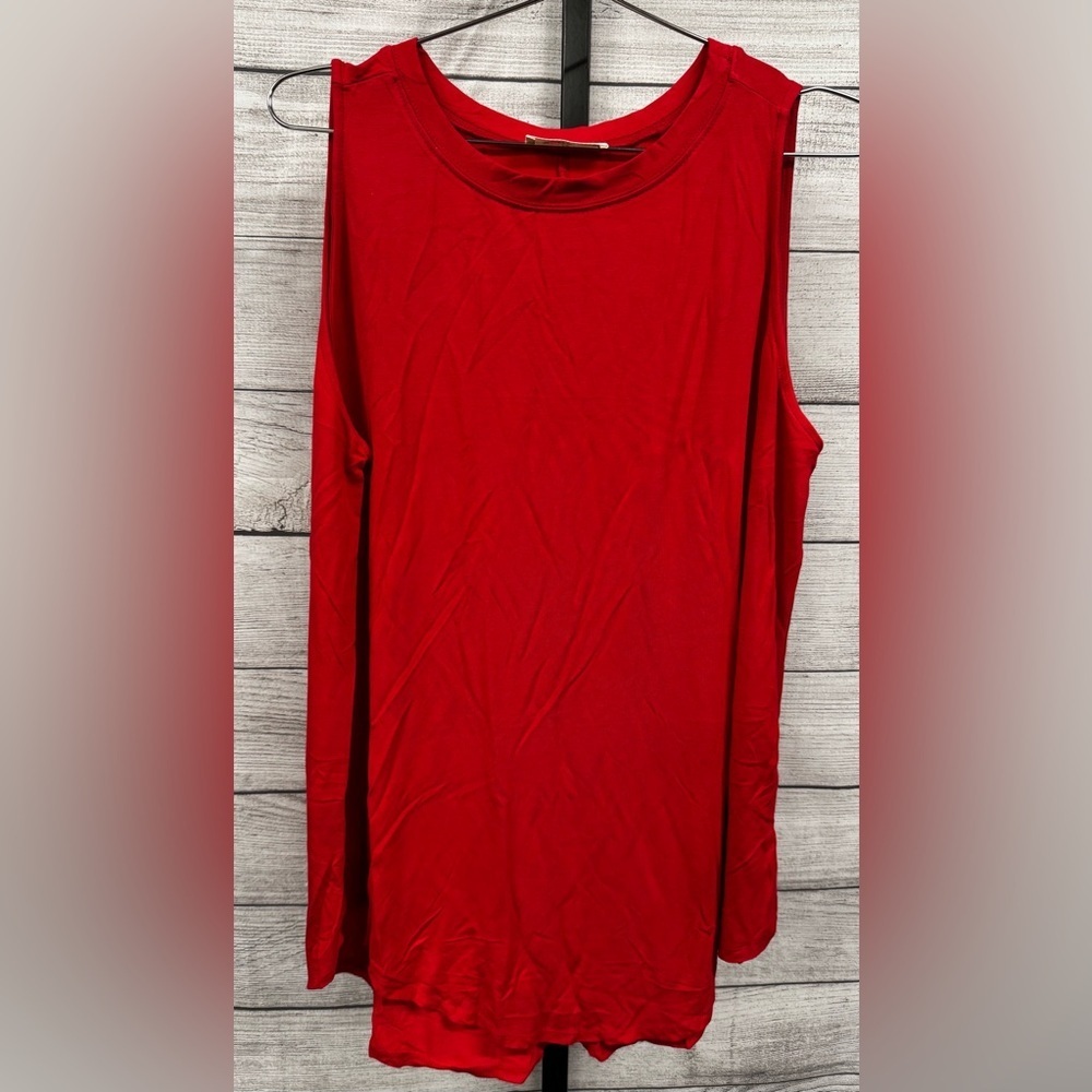 Zenana Outfitters Red Sleeveless Tee Tank Top